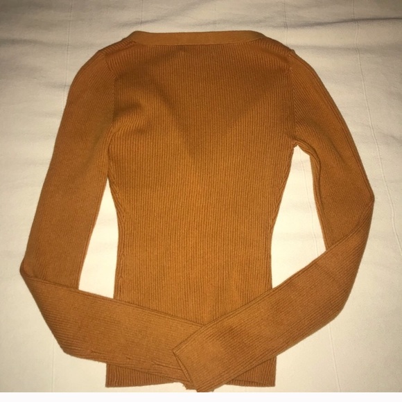 Never worn Urban Outfitters top - Picture 3 of 5